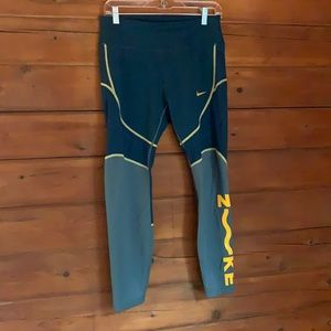 Nike Size Large Workout Leggings